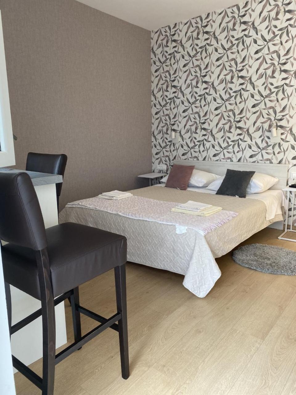 Studio Apartments With Terrace Near Sea - Angela'S Apartments Zadar Bilik gambar