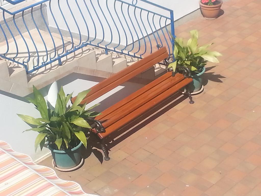 Studio Apartments With Terrace Near Sea - Angela'S Apartments Zadar Luaran gambar